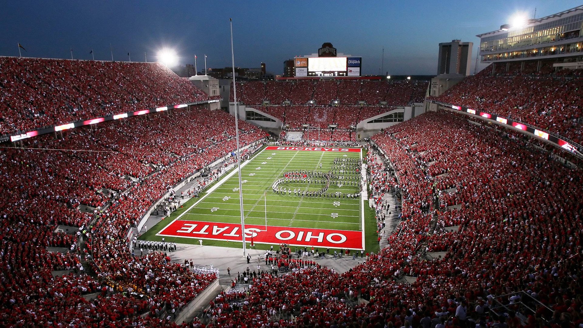 欧洲足球冠军联赛冠军奖杯历史上的传奇，欧洲足球杯冠军是谁