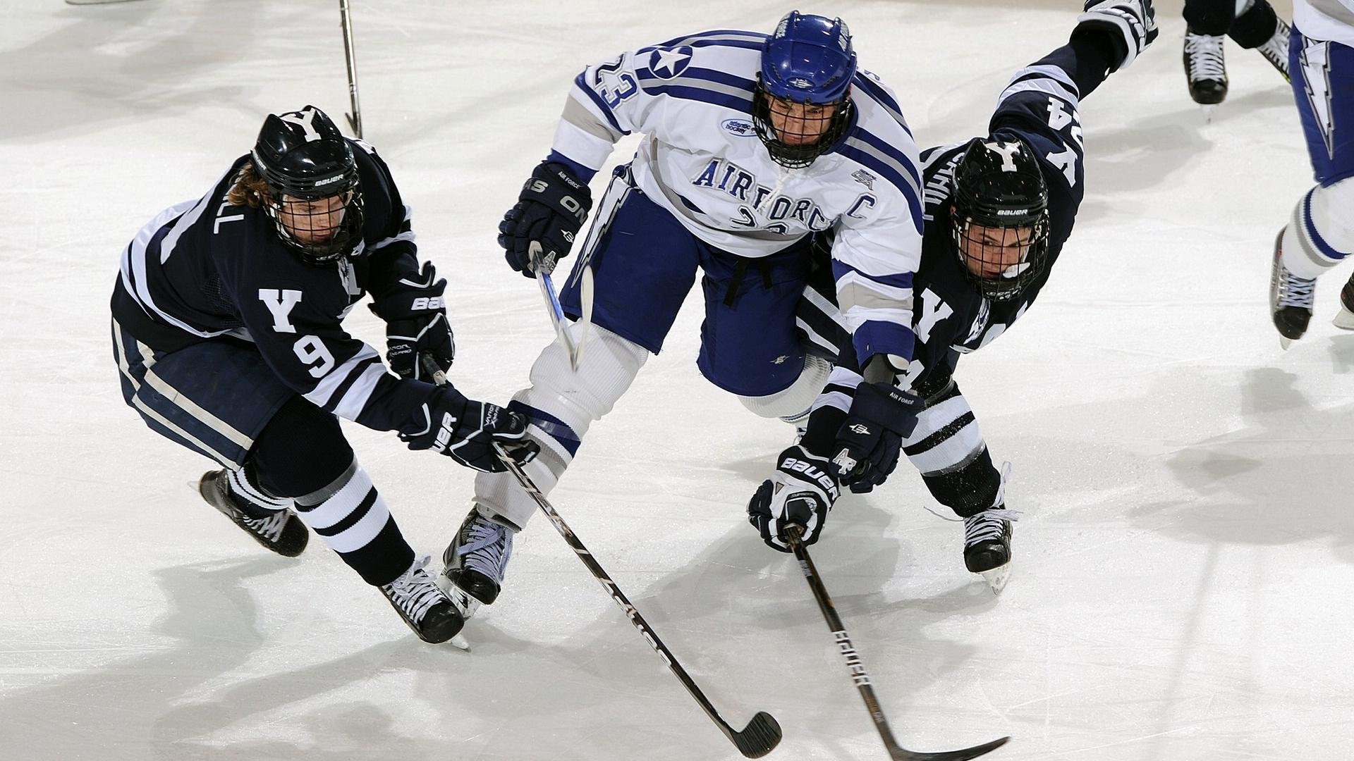 AYX体育-青少足球裁判“网络直播评审”新模式在多地试点，青少年足球比赛直播